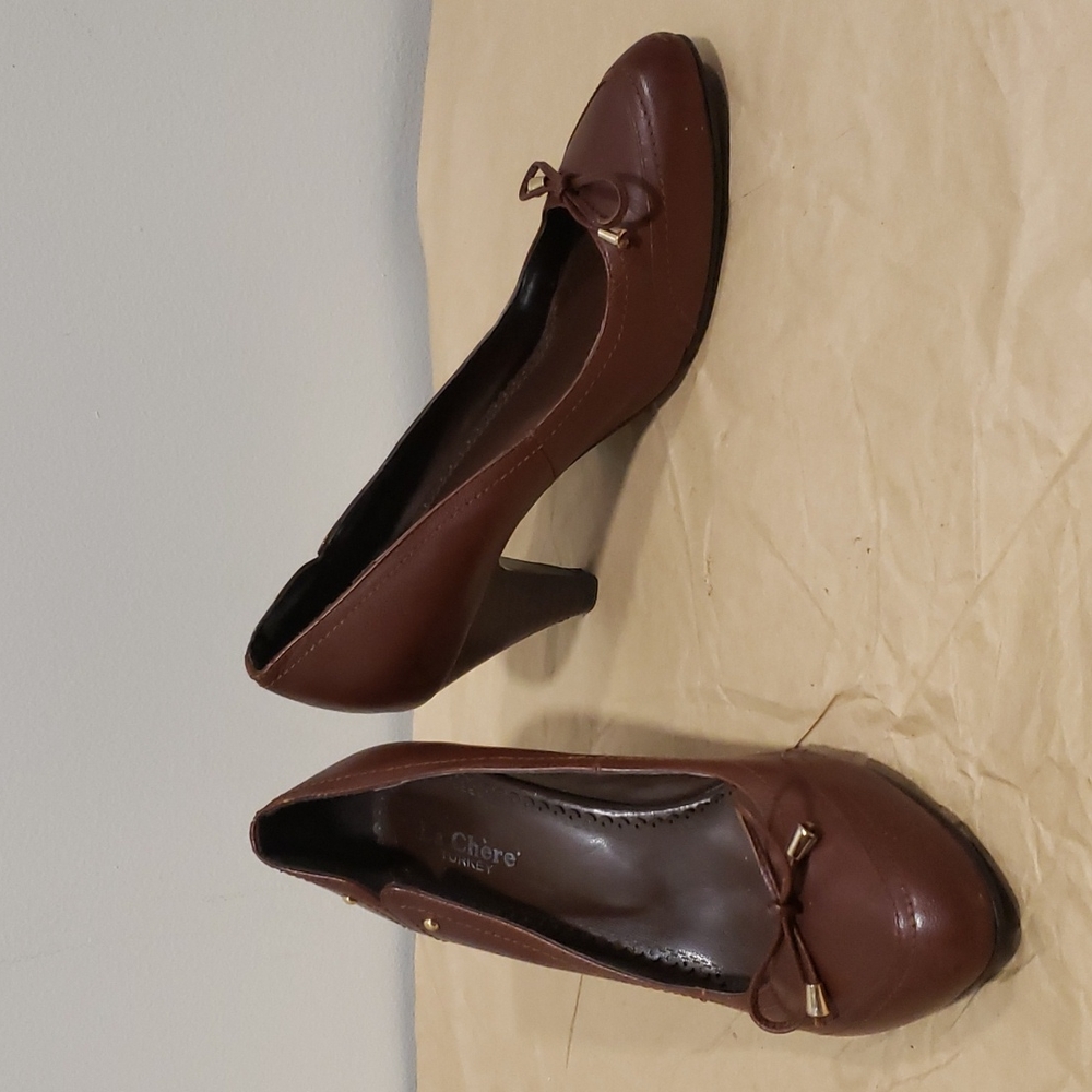 Brown leather heel shoes